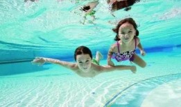 爆料八里营游泳池事件视频,真相与争议交织